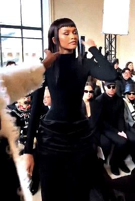  Zendaya | Schiaparelli Haute Couture SS24 显示 in Paris | Jan 22, 2024