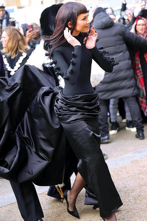  Zendaya | Schiaparelli Haute Couture Spring/Summer 2024 tampil in Paris, France | January 22, 2024