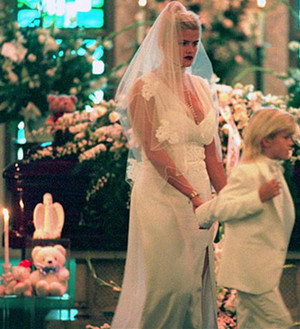 anna nicole spears at her late husband funreal 