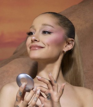Ariana for r.e.m beauty (2024)
