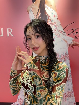 Chaeyoung at Etro Japan