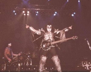  Gene ~San Juan, Puerto Rico...April 21, 1999 (Psycho Circus Tour)