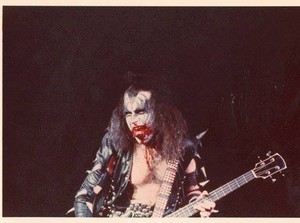  Gene ~Springfield, Massachusetts...March 28, 1976 (Alive Tour)