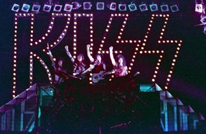  kiss ~Calgary, Alberta, Canada...March 3, 1985 (Animalize Tour)