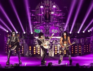  吻乐队（Kiss） ~Sendai, Japão...February 28, 2015 (40th Anniversary Tour)