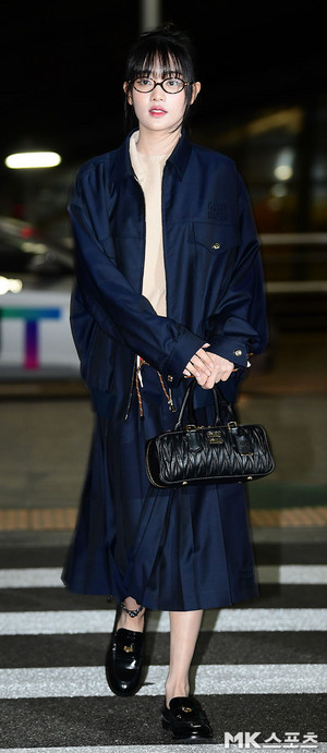  Minnie at Incheon International Airport in her way to Belgium