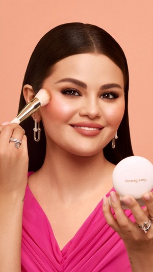  Selena Gomez - Rare Beauty Soft Pinch Luminous Powder Blush - 2024