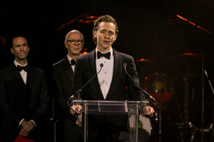  Tom Hiddleston | The Prince's Trust Invest In Futures Gala makan malam, majlis makan malam | Feb. 29, 2024