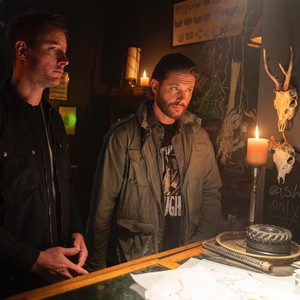  Jensen Ackles as Russell Shaw and Justin Hartley as Colter Shaw | Tracker | 1.12 | Off the libri