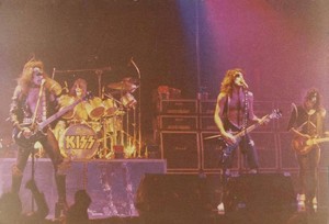  吻乐队（Kiss） ~London,UK...April 24, 1976 (Destroyer Tour)