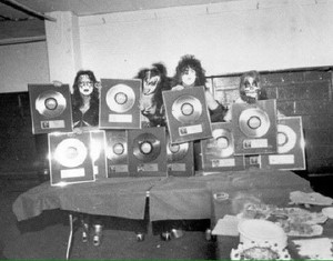  吻乐队（Kiss） ~Toronto, Canadá...April 26, 1976 (Destroyer Tour)