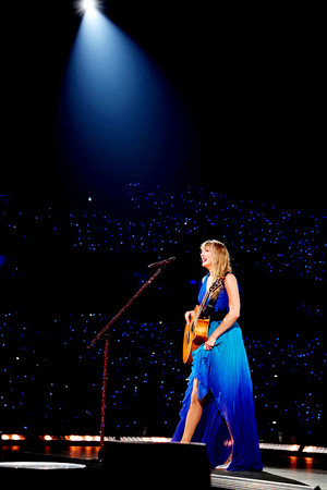  Taylor matulin ♡ The Eras Tour | Paris, France: París La Défense Arena | May 10, 2024
