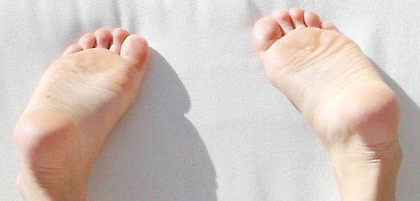 Who has prettier soles? (soles are BOTTOM of bare feet) .