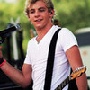 My Rossy performing with R5! JB1gal photo